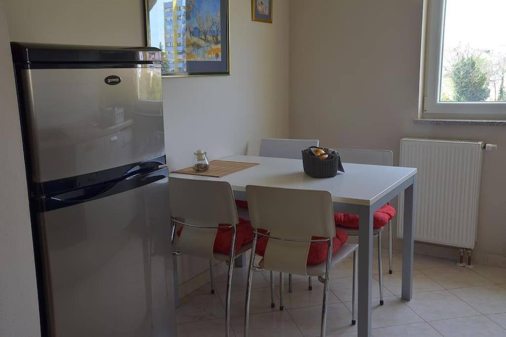 Apartman Ana Pula - Calm, Free Parking, Close To Center エクステリア 写真